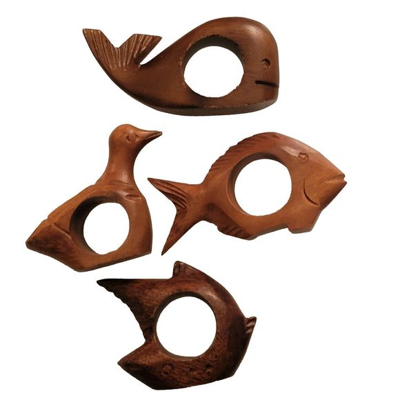 Vintage Hand Carved‎ Wooden Sea Life Napkin Rings 4 Pieces Angel Fish Whale - Picture 1 of 6